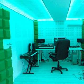 Adaptacja akustyczna w domowym studio nagrań